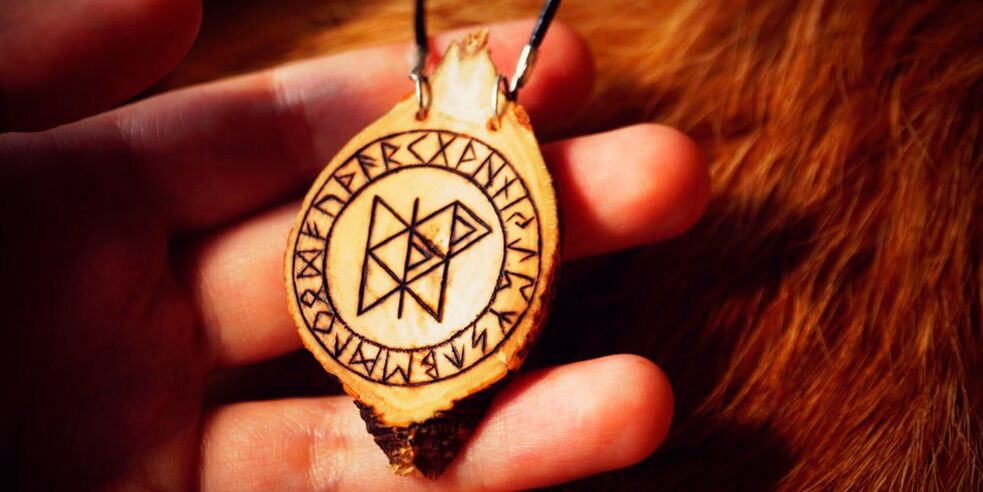 amuleta runica puternica pentru noroc